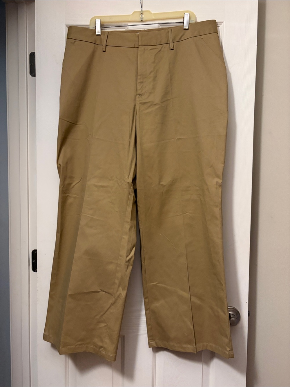 Good American Men's Khaki Straight-Leg Chinos